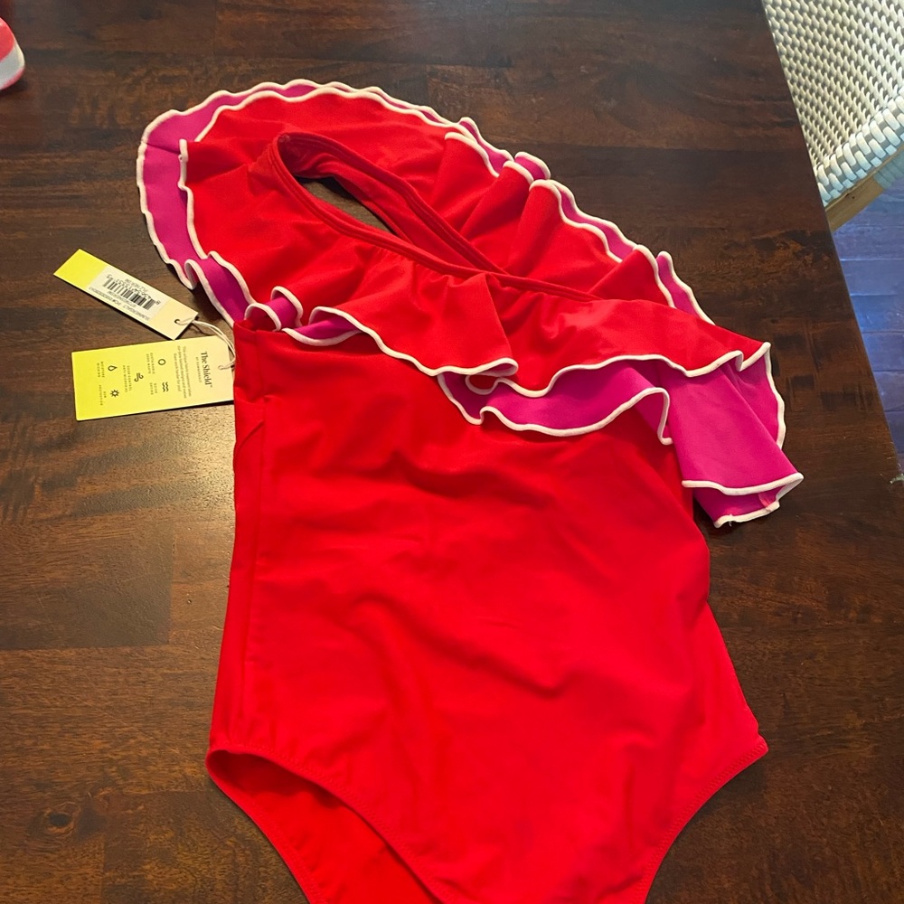 Brand new Summersalt ruffle sidestroke one piece